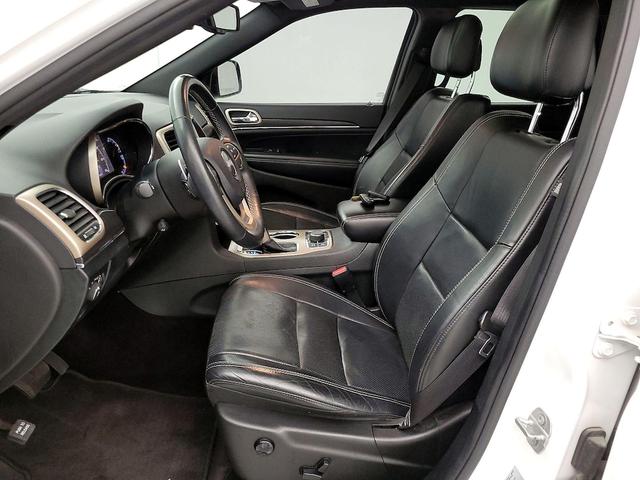 Photo of 2016 White Jeep Grand Cherokee