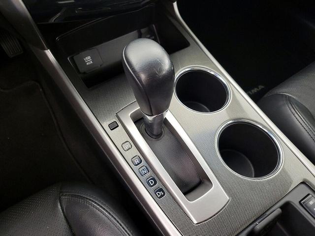 Photo of 2015 Black Nissan Altima