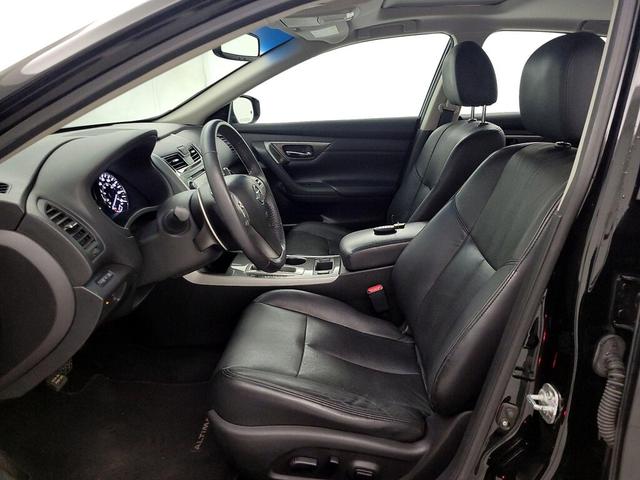 Photo of 2015 Black Nissan Altima