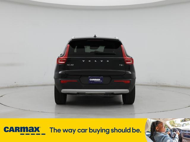 Photo of 2022 Black Volvo XC40