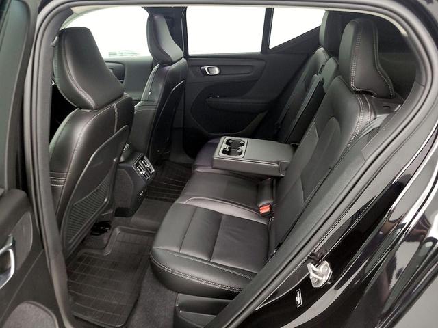 Photo of 2022 Black Volvo XC40