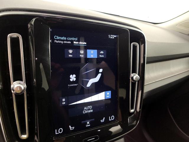 Photo of 2022 Black Volvo XC40