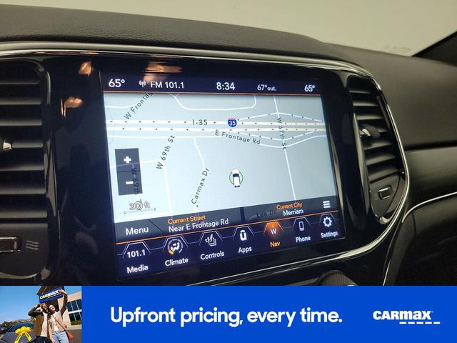 Photo of 2021 White Jeep Grand Cherokee