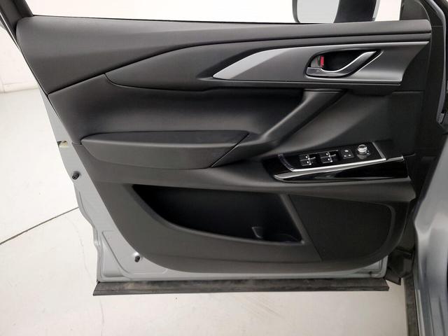 Photo of 2023 Silver Mazda CX-9