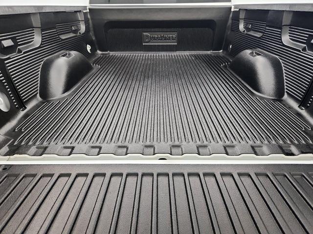 Photo of 2018 White Chevrolet Silverado 1500
