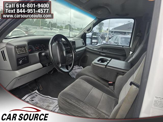 Photo of 2002 Oxford White Clearcoat Ford F-350
