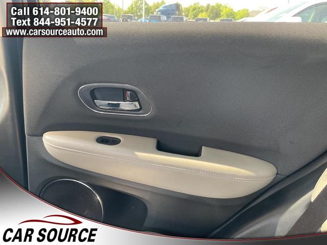 Photo of 2022 Platinum White Pearl Honda HR-V