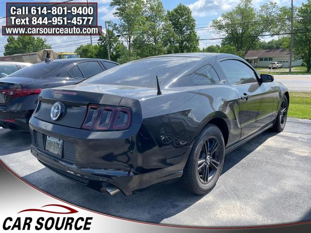 Photo of 2013 Black Ford Mustang