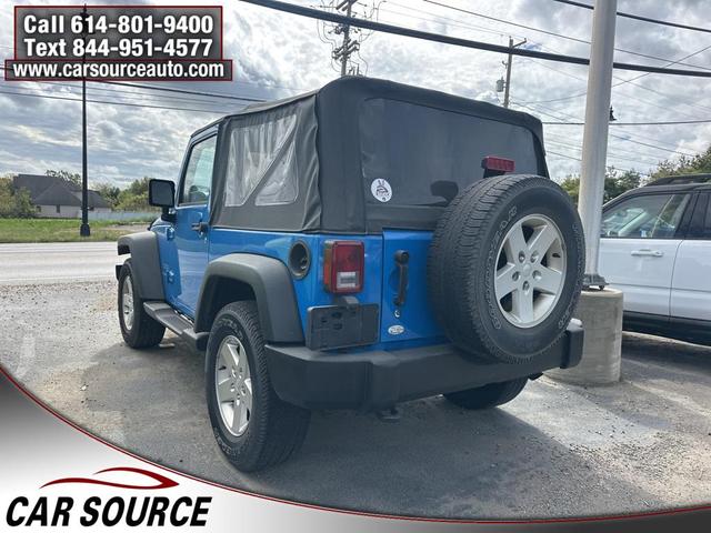 Photo of 2011 Cosmos Blue Jeep Wrangler