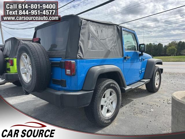 Photo of 2011 Cosmos Blue Jeep Wrangler