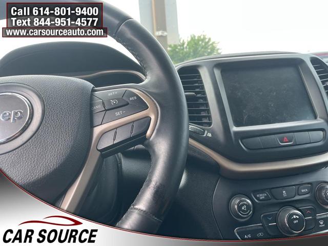 Photo of 2014 Brilliant Black Crystal Pearlcoat Jeep Cherokee