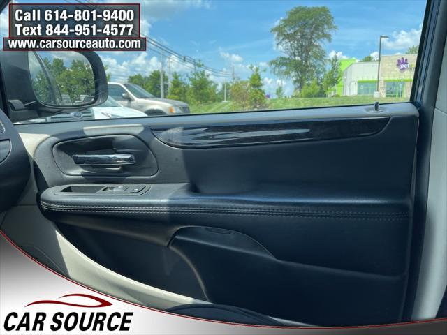 Photo of 2015 True Blue Pearlcoat Dodge Grand Caravan