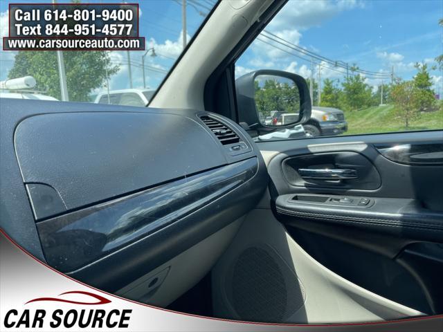 Photo of 2015 True Blue Pearlcoat Dodge Grand Caravan