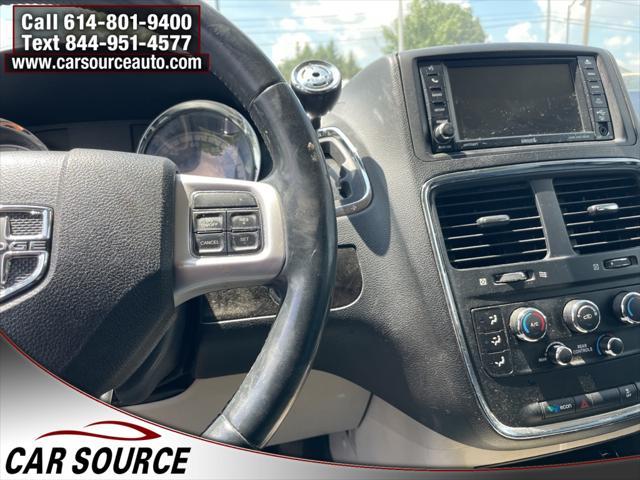 Photo of 2015 True Blue Pearlcoat Dodge Grand Caravan
