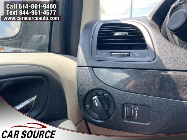 Photo of 2015 True Blue Pearlcoat Dodge Grand Caravan