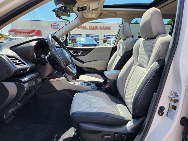 Photo of 2023 Crystal White Pearl Subaru Forester