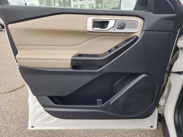 Photo of 2020 White Ford Explorer
