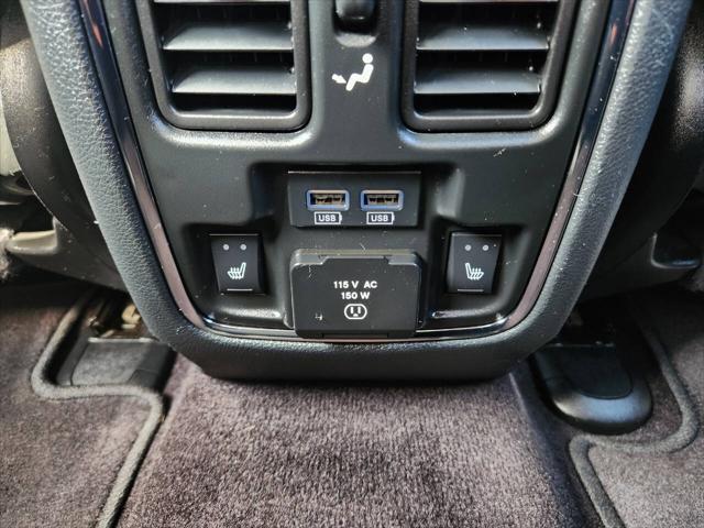 Photo of 2017 Granite Crystal Metallic Jeep Grand Cherokee