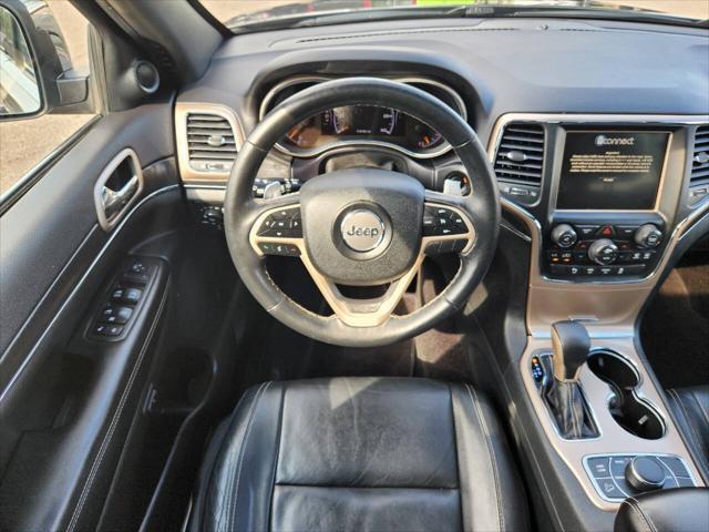 Photo of 2017 Granite Crystal Metallic Jeep Grand Cherokee