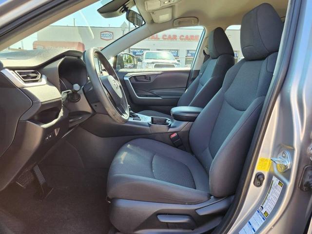 Photo of 2021 Silver Sky Metallic Toyota RAV4
