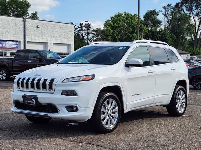Photo of 2017 Bright White Clearcoat Jeep Cherokee