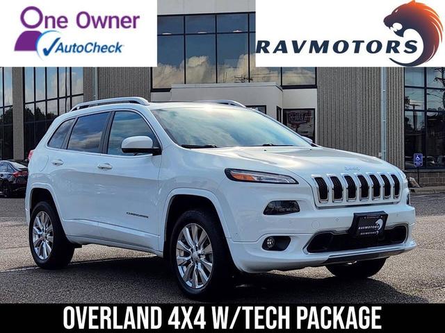 Photo of 2017 Bright White Clearcoat Jeep Cherokee
