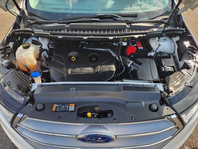 Photo of 2018 White Ford Edge