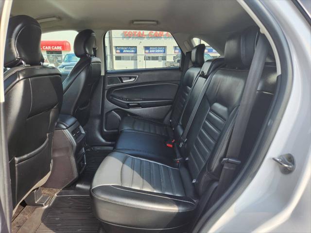 Photo of 2018 White Ford Edge