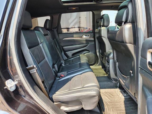 Photo of 2015 Brilliant Black Crystal Pearl Jeep Grand Cherokee