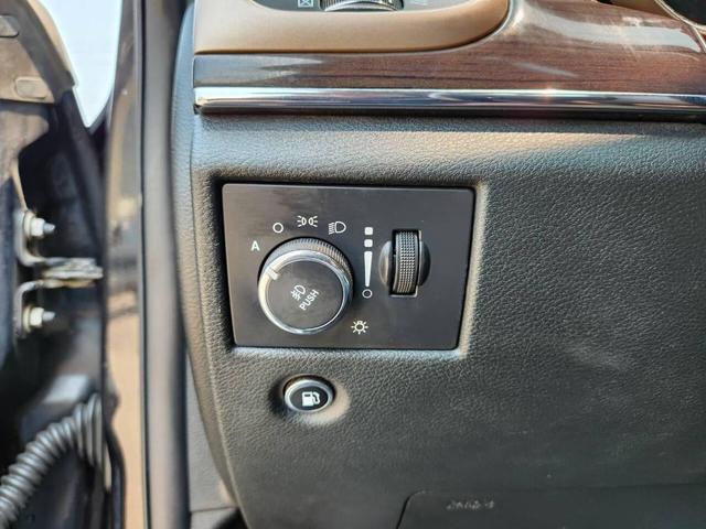 Photo of 2015 Brilliant Black Crystal Pearl Jeep Grand Cherokee