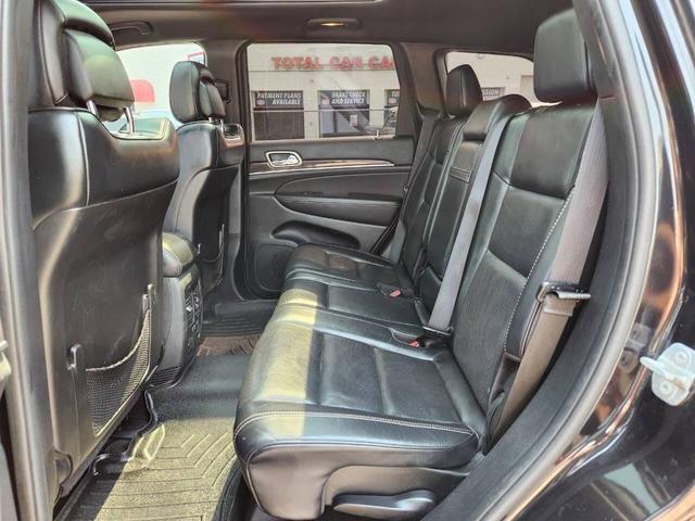 Photo of 2015 Brilliant Black Crystal Pearl Jeep Grand Cherokee