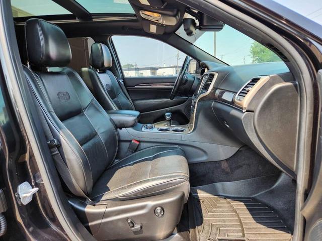 Photo of 2015 Brilliant Black Crystal Pearl Jeep Grand Cherokee