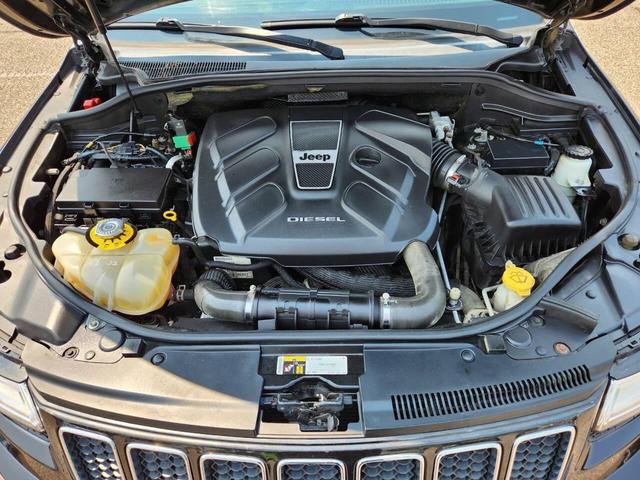 Photo of 2015 Brilliant Black Crystal Pearl Jeep Grand Cherokee