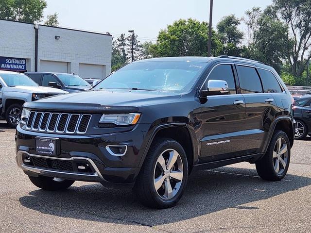 Photo of 2015 Brilliant Black Crystal Pearl Jeep Grand Cherokee