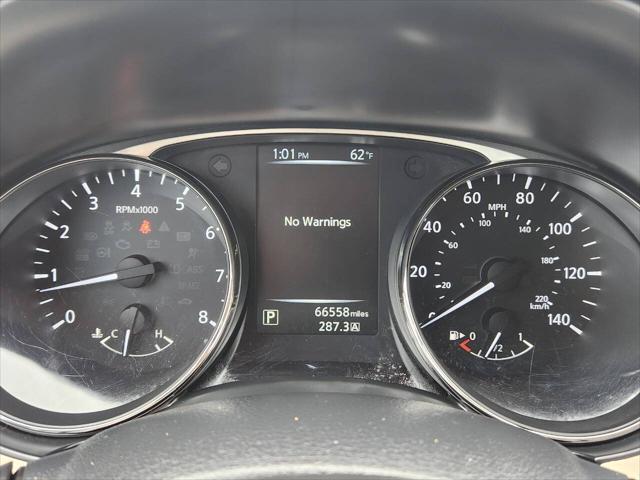Photo of 2016 Cayenne Red Nissan Rogue