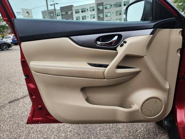 Photo of 2016 Cayenne Red Nissan Rogue