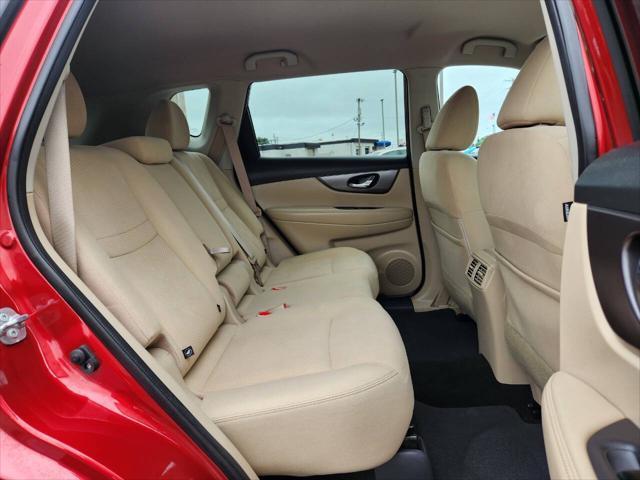 Photo of 2016 Cayenne Red Nissan Rogue