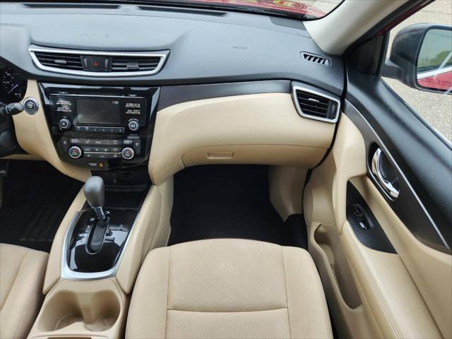 Photo of 2016 Cayenne Red Nissan Rogue