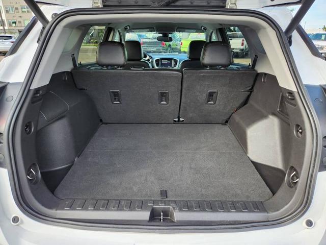 Photo of 2021 White GMC Terrain