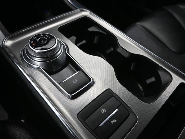 Photo of 2022 Blue Ford Edge