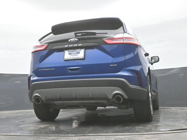 Photo of 2022 Blue Ford Edge