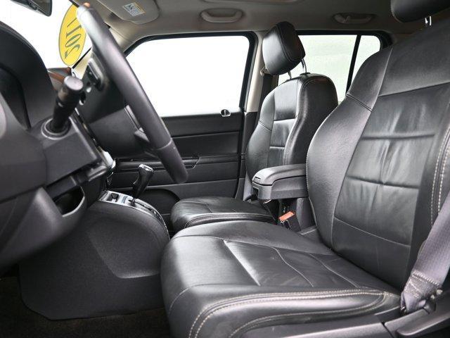 Photo of 2017 Black Clearcoat Jeep Patriot