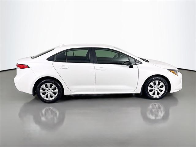 Photo of 2025 Wind Chill Pearl Toyota Corolla