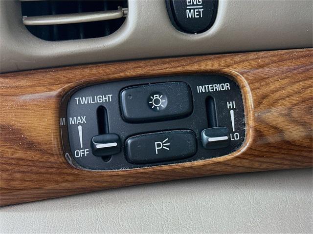 Photo of 2001 Light Bronzemist Metallic Buick LeSabre