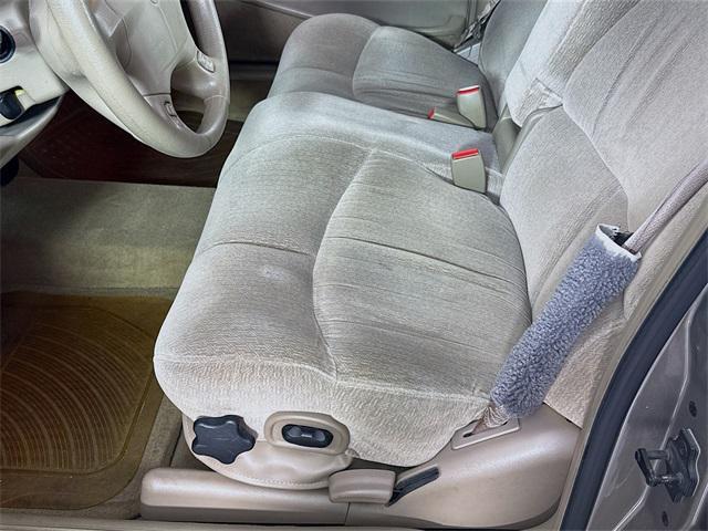 Photo of 2001 Light Bronzemist Metallic Buick LeSabre