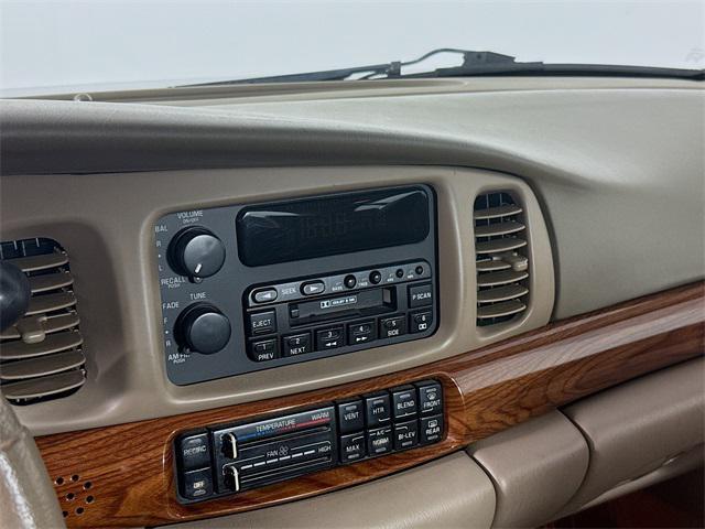 Photo of 2001 Light Bronzemist Metallic Buick LeSabre