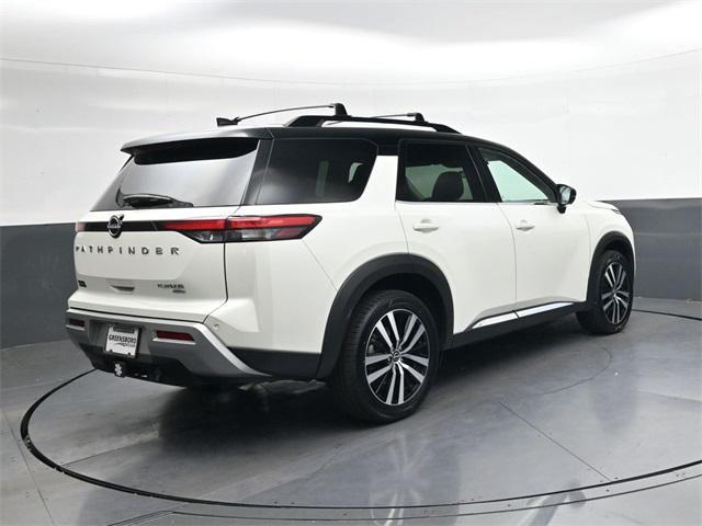 Photo of 2023 Super Black Nissan Pathfinder