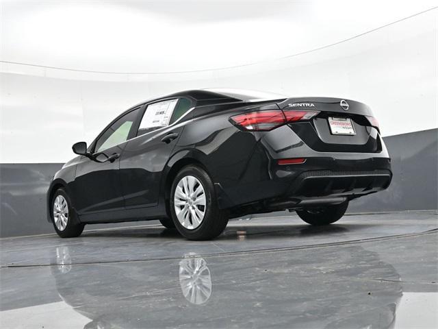 Photo of 2025 Super Black Nissan Sentra