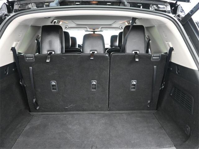Photo of 2024 Obsidian Green Pearl/Super Black Nissan Pathfinder