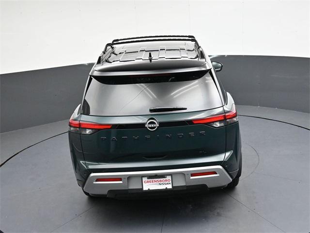 Photo of 2024 Obsidian Green Pearl/Super Black Nissan Pathfinder
